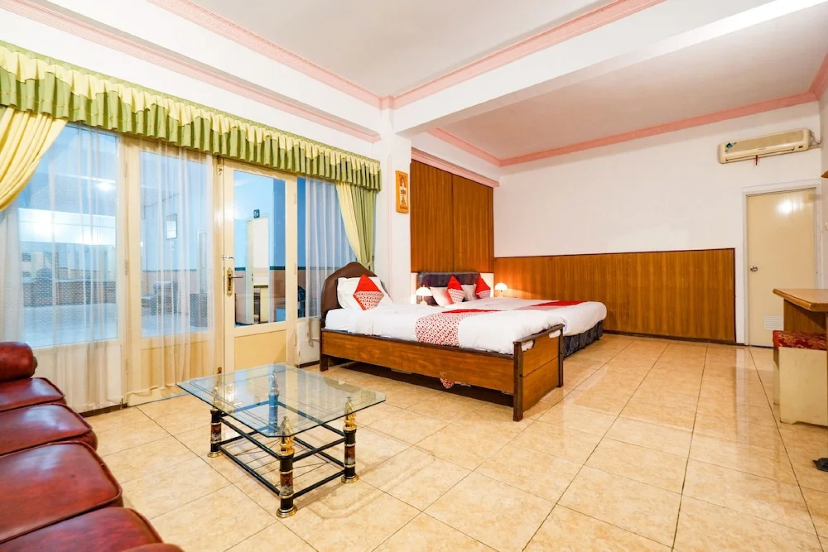 OYO 2855 Sartika Hotel Pati