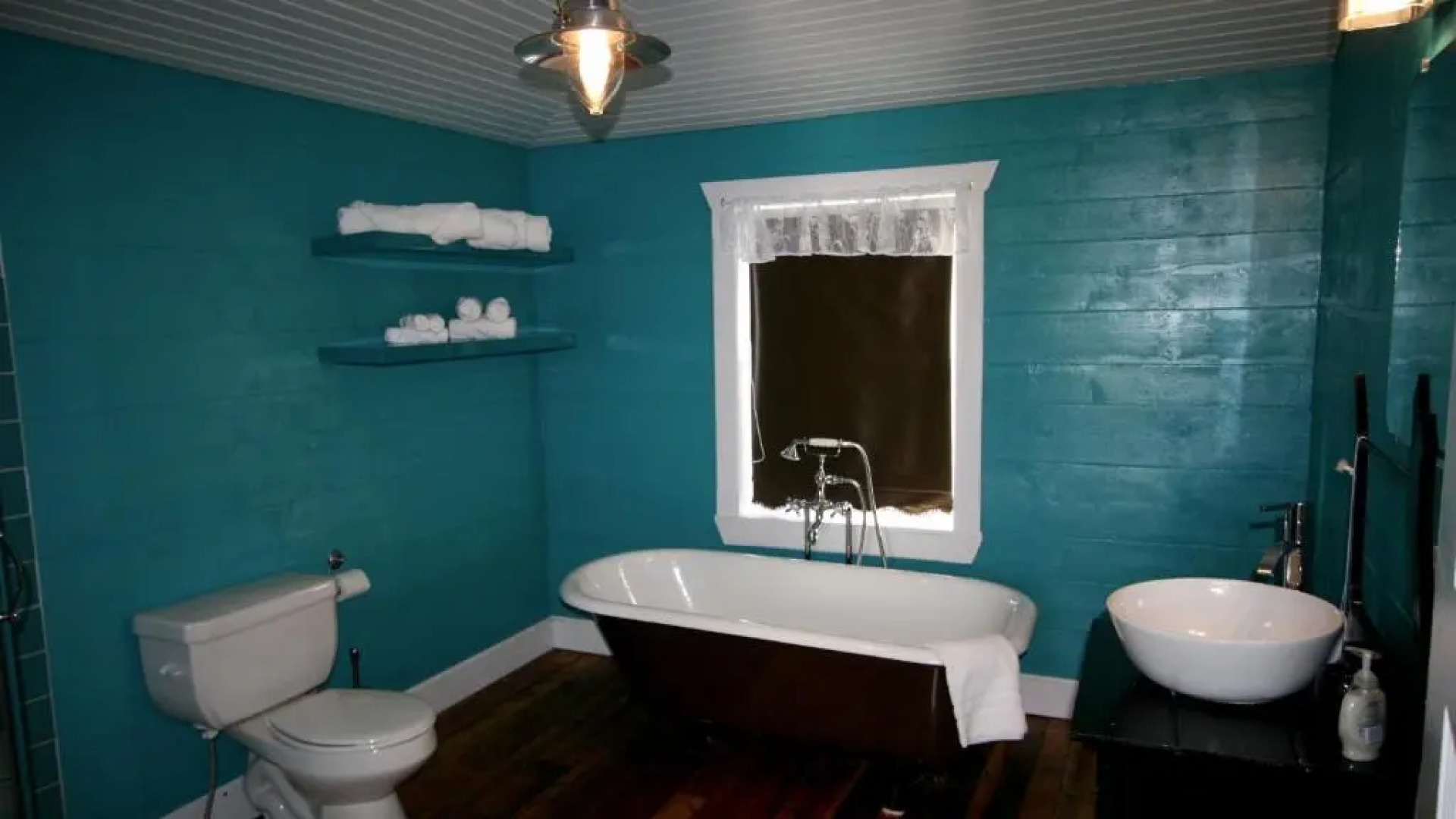 The Old Salt Box Co. - Aunt Donna's