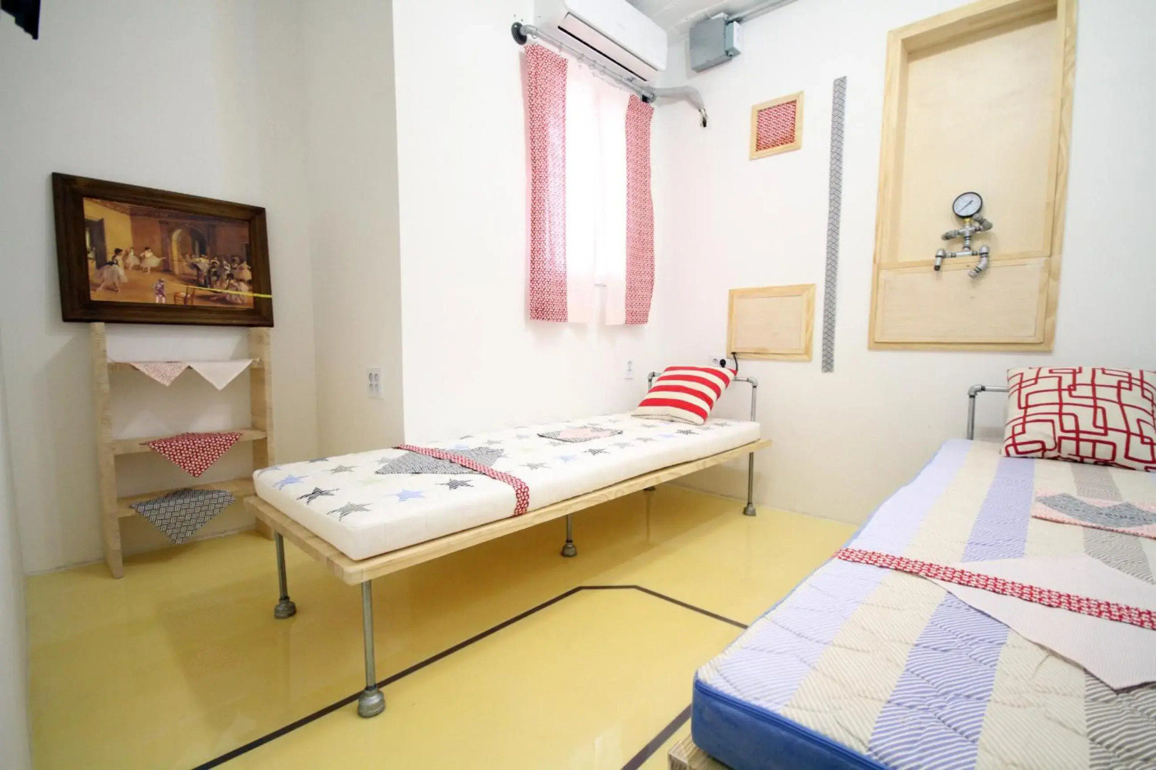 Time Travelers Party Hostel In Hongdae - Foreigners Only