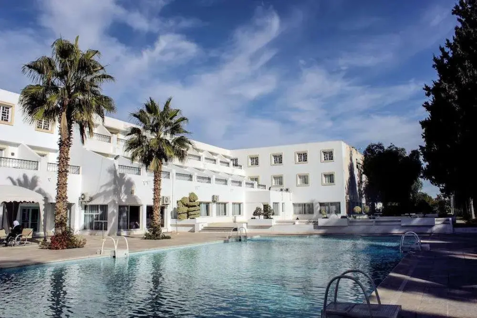 Sarra Hotel