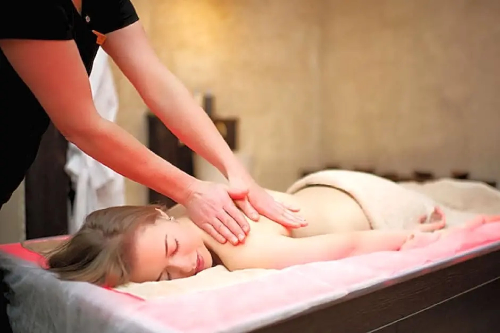 Aqua Apartment Centre