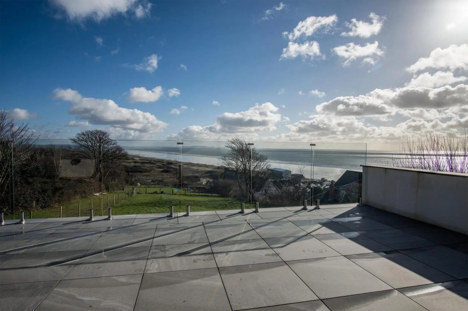 Sunrise - 5 Bedroom Luxurious Holiday Home - Pendine