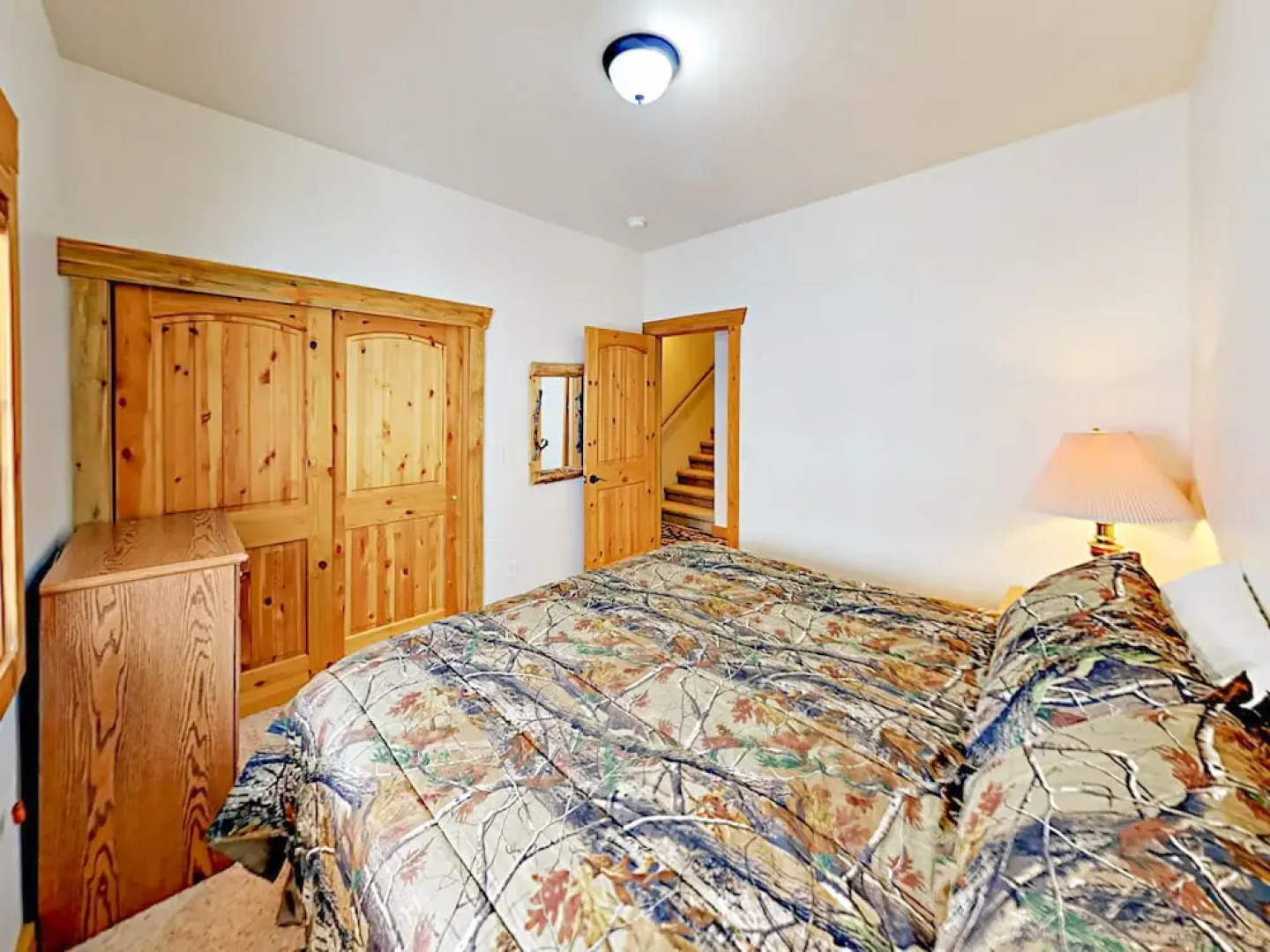 Stylish Mountain Home 4 Bedrooms 3.5 Bathrooms Home