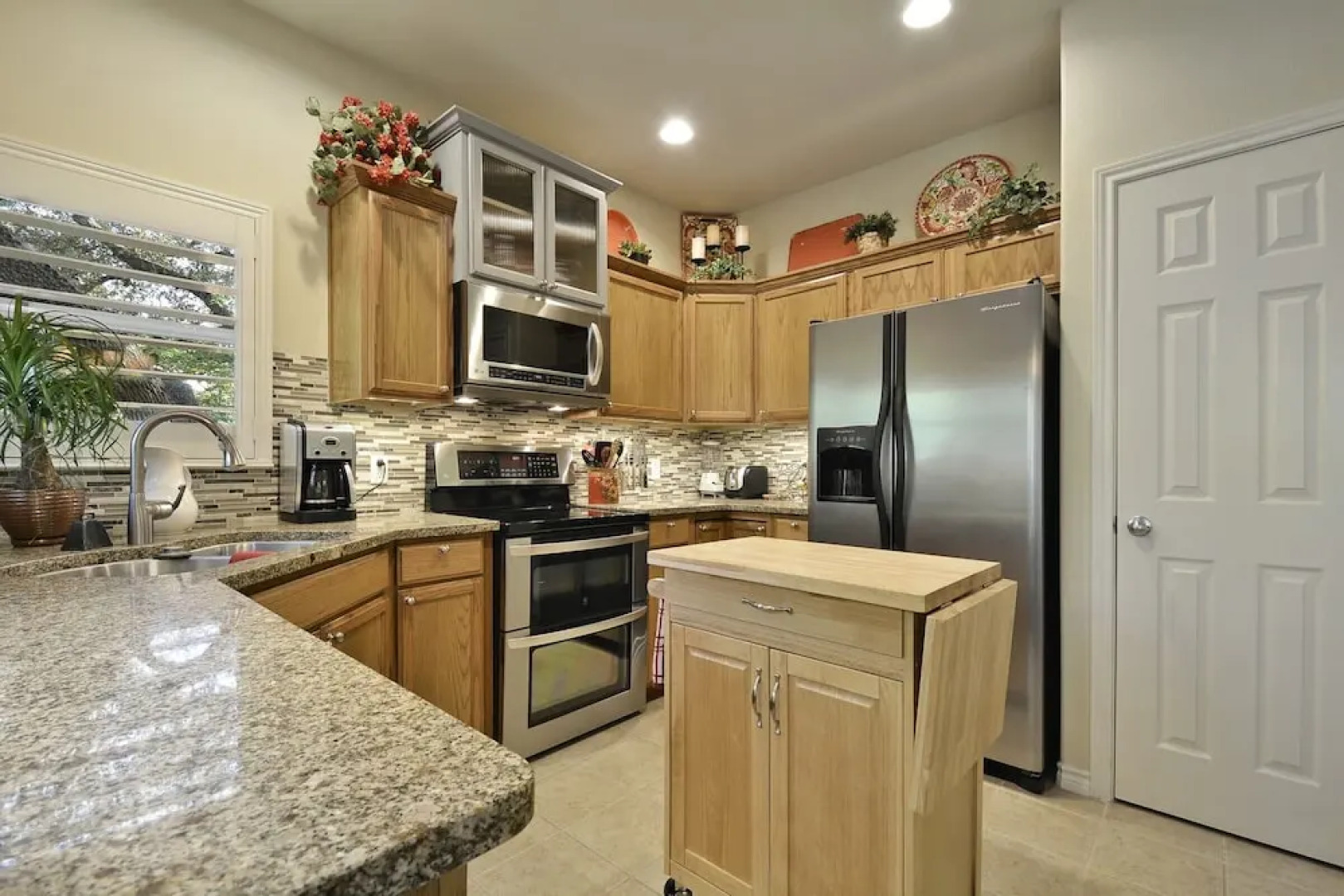 4BR 2BA Cottage at Lake Austin by RedAwning