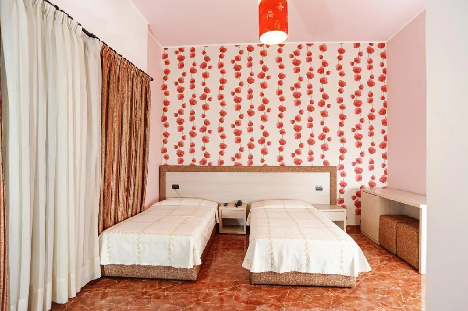 Hotel Serenity