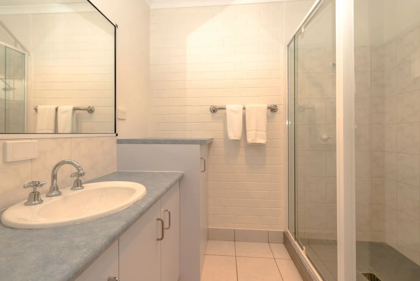 Bass and Flinders Motor Inn