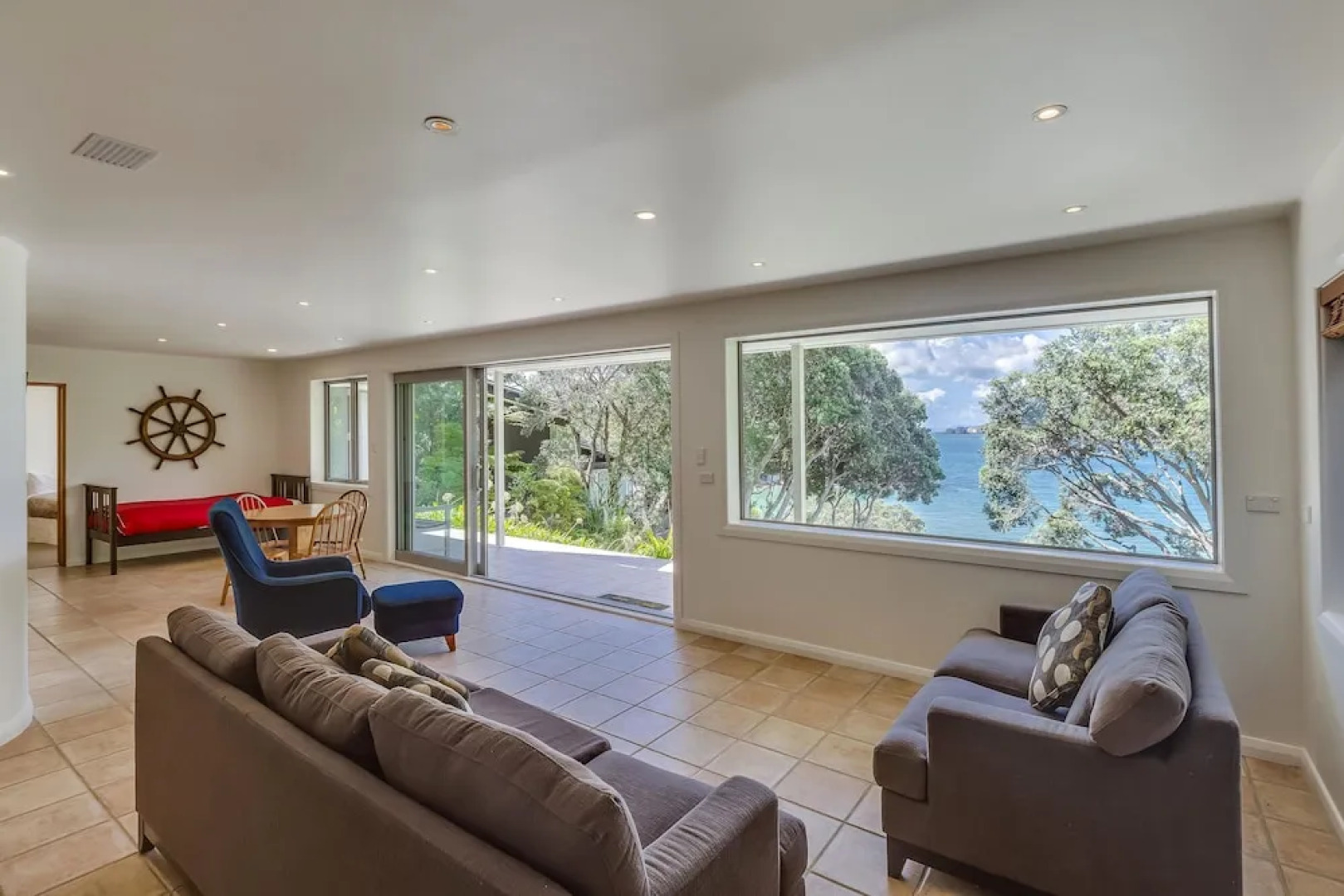 Absolute Beachfront Oneroa