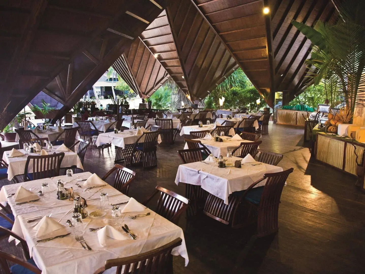 New Emerald Cove Hotel