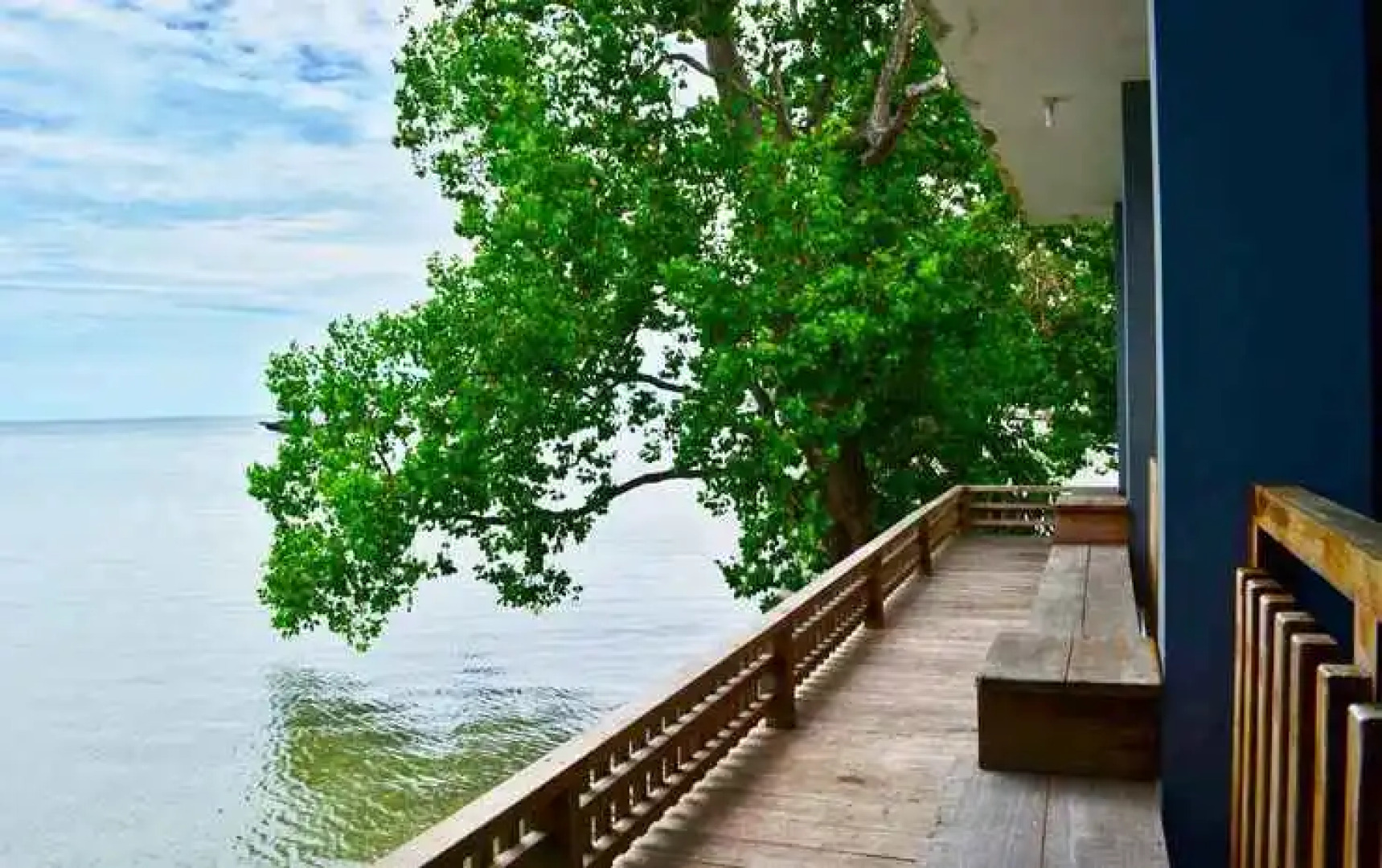 Kaimana Beach Hotel 2