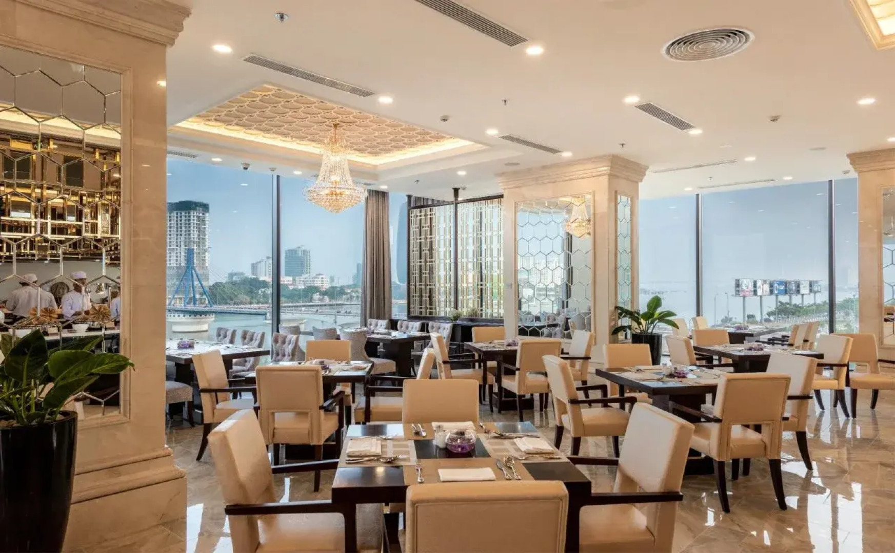 Melia Vinpearl Danang Riverfront