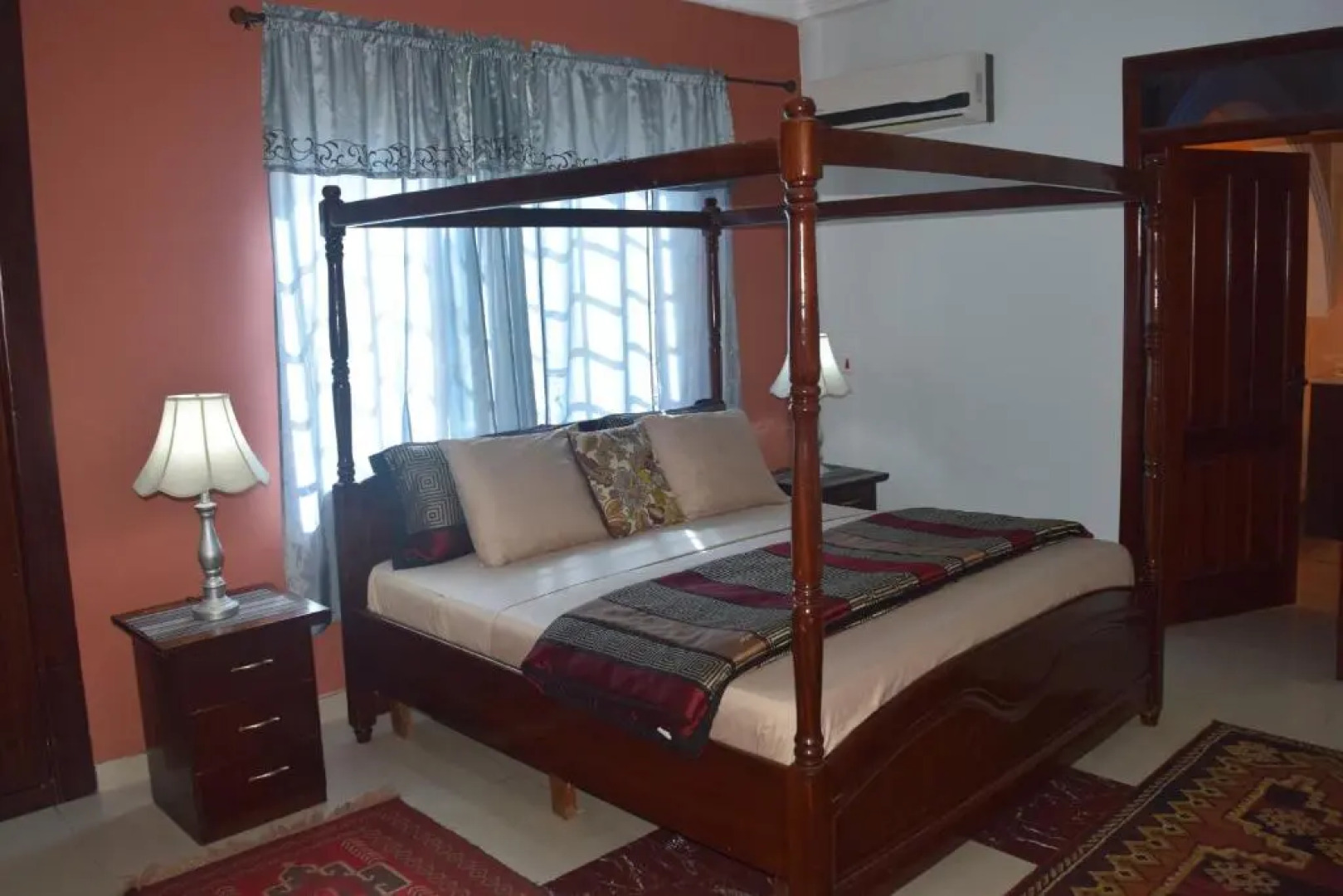 Coconut Pointe Villa & Beach Resort