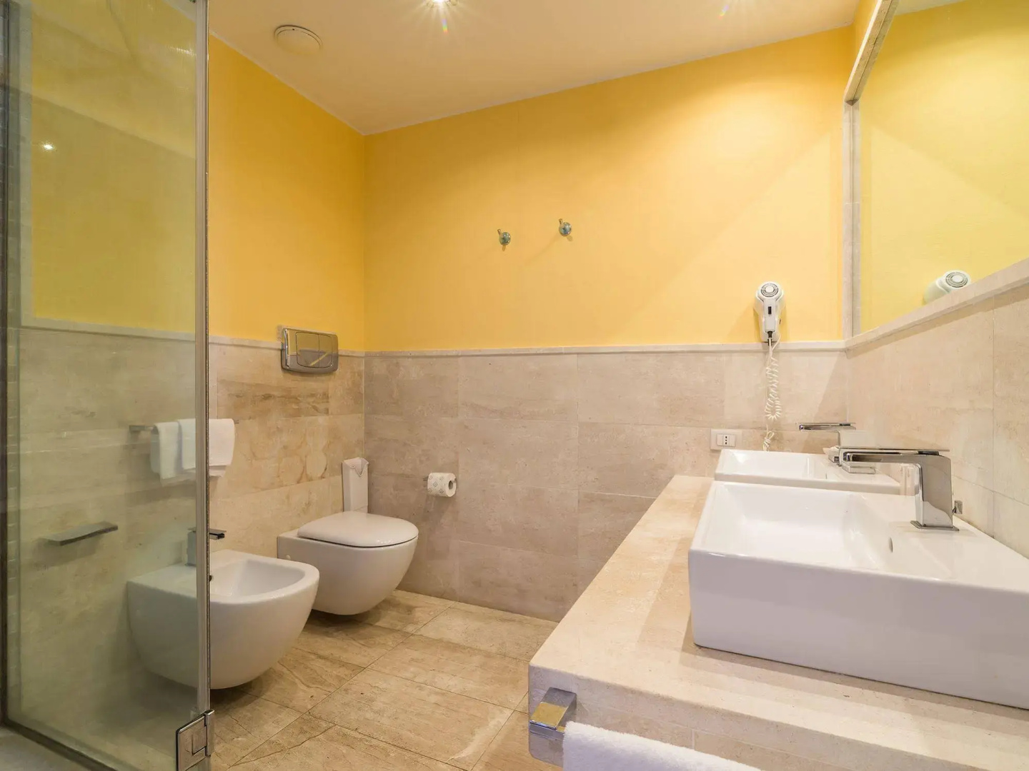 Nichotel
