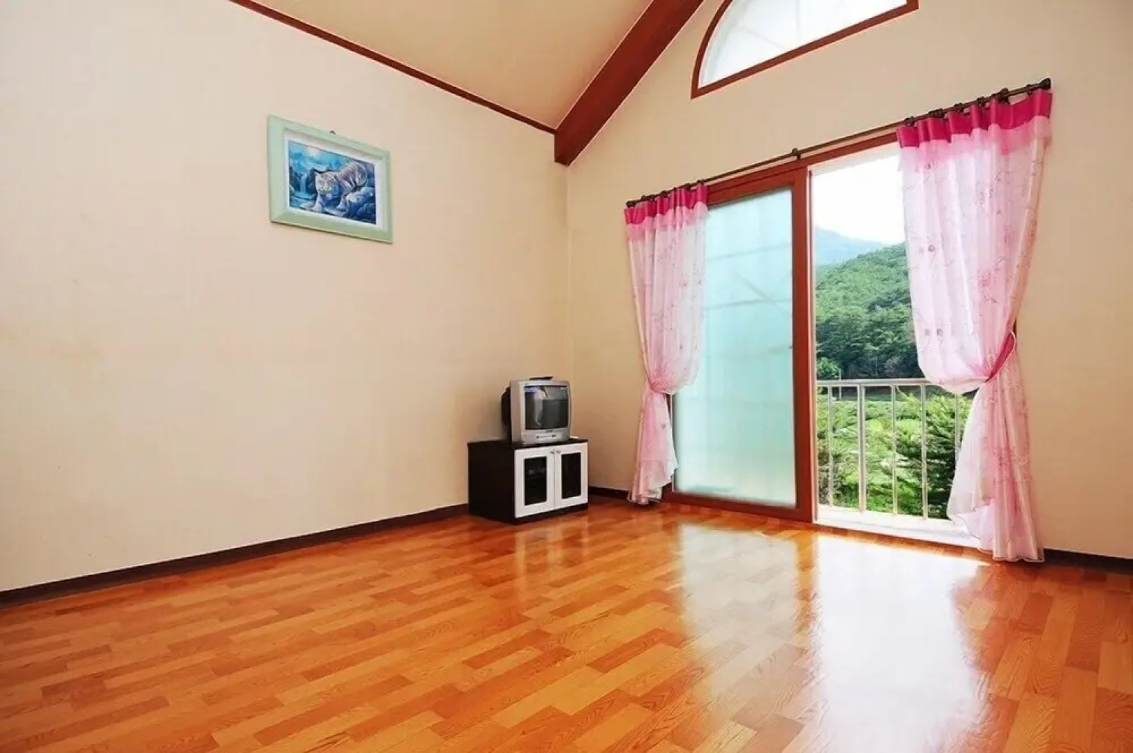 Songnisan Mountain White