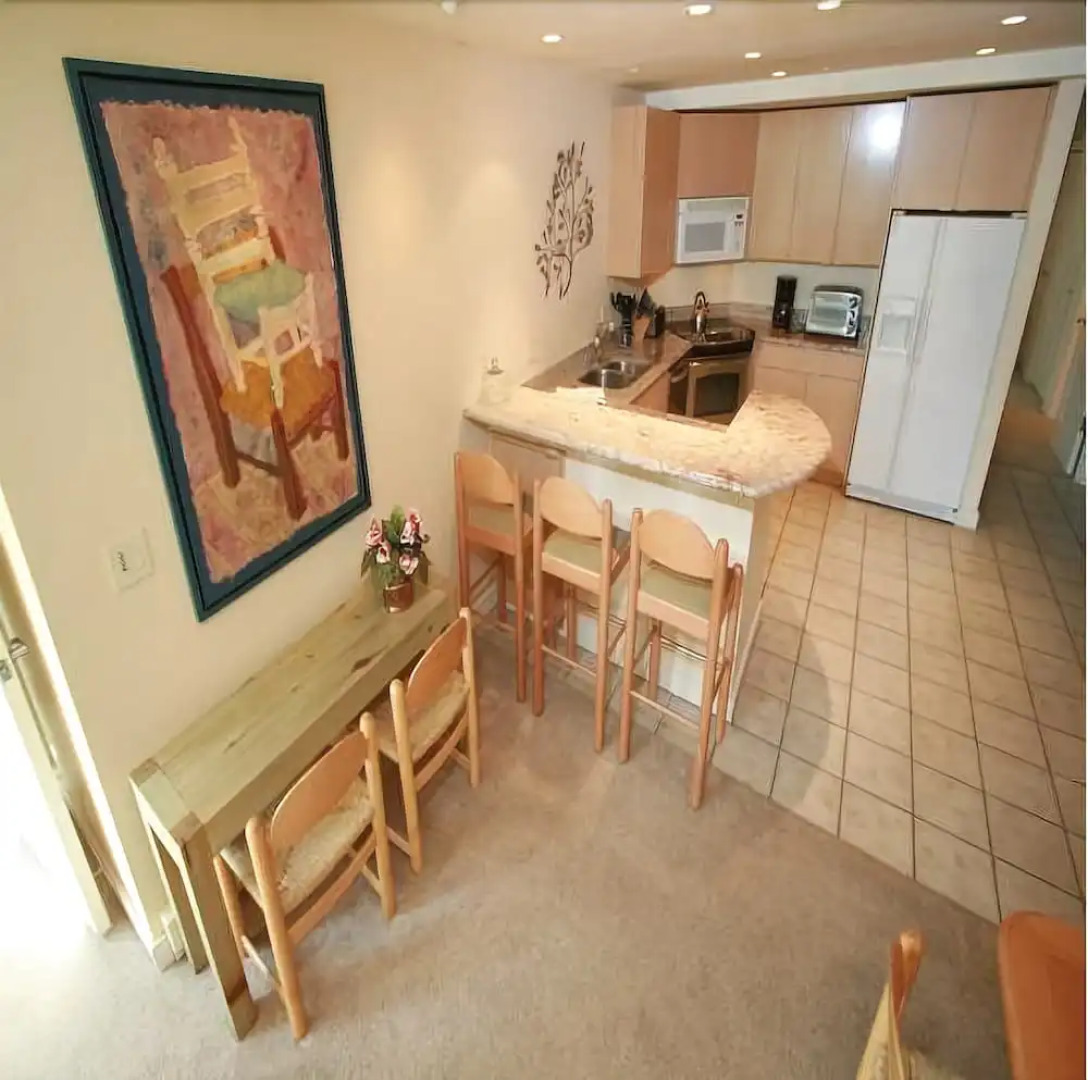 Northwoods Luxury Condo Close to Chairlift by RedAwning