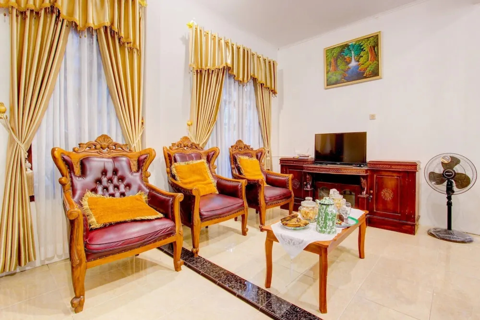 Hotel O Mbah Carik Homestay Syari'ah