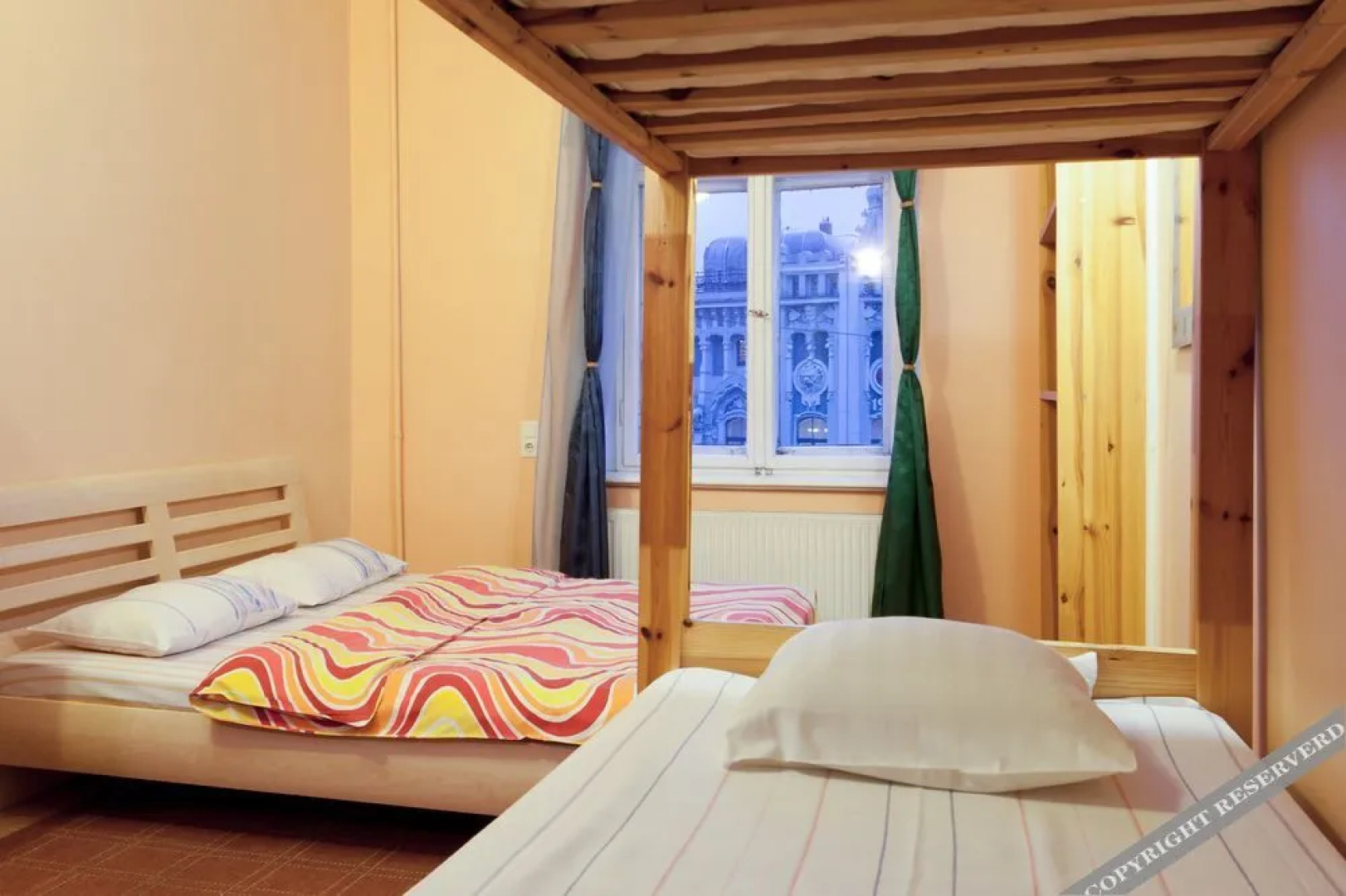 Barons City Central Hostel & Apartments