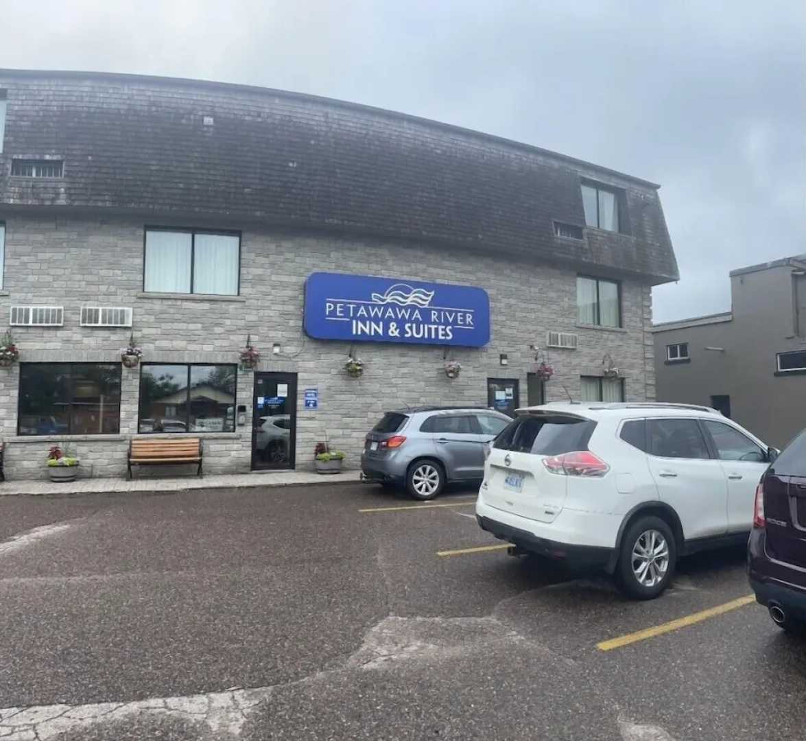 Petawawa River Inn and Suites