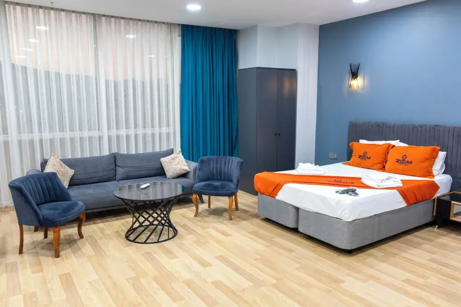Zoom Hotel