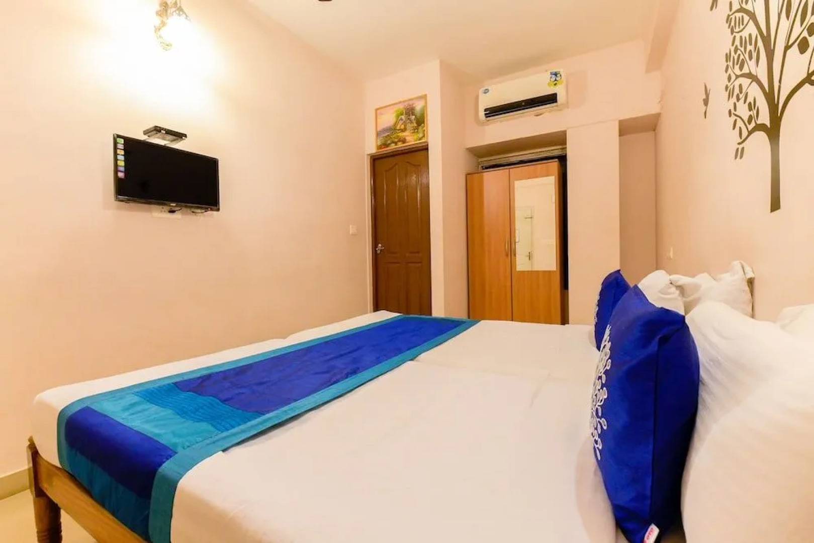 Hotel Tri-Star Regency