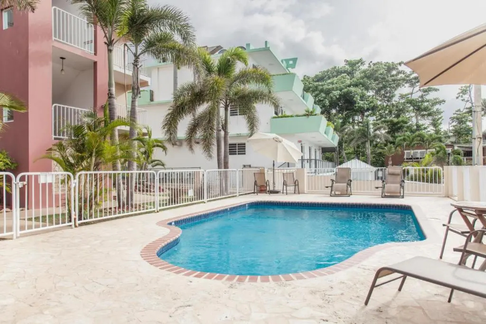 Ocean Terrace 202 - a block from Sandy Beach