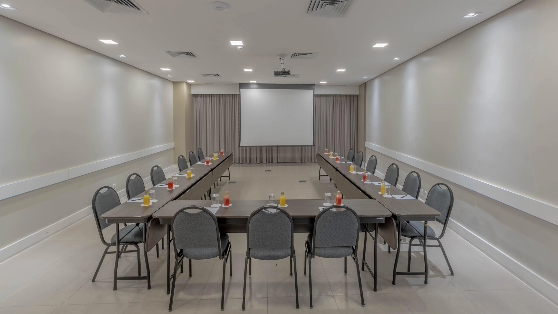 Hotel Deville Prime Cuiabá