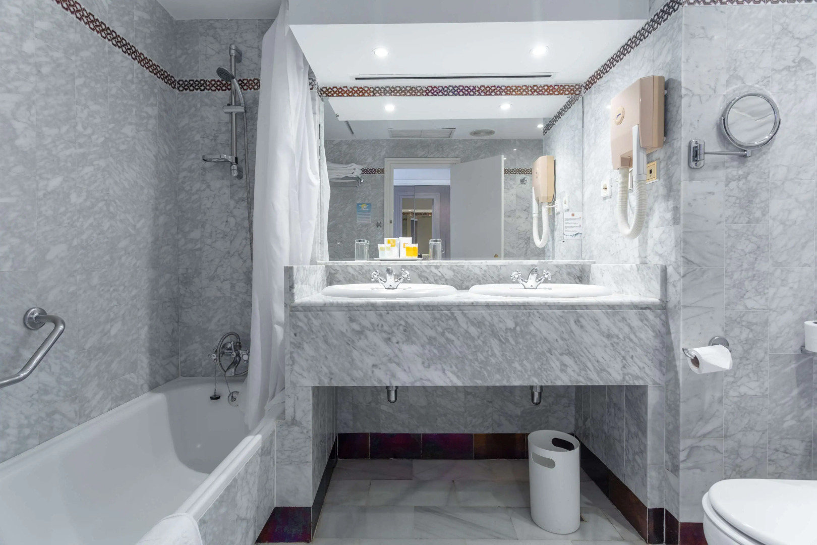 Hotel Abades Benacazón