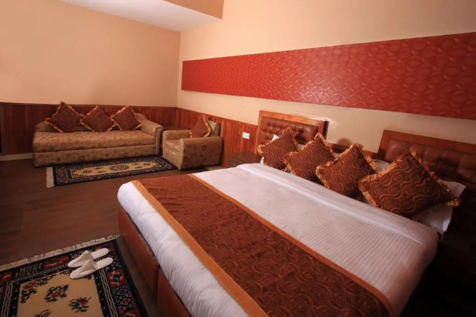 Yarlam Portico Resort