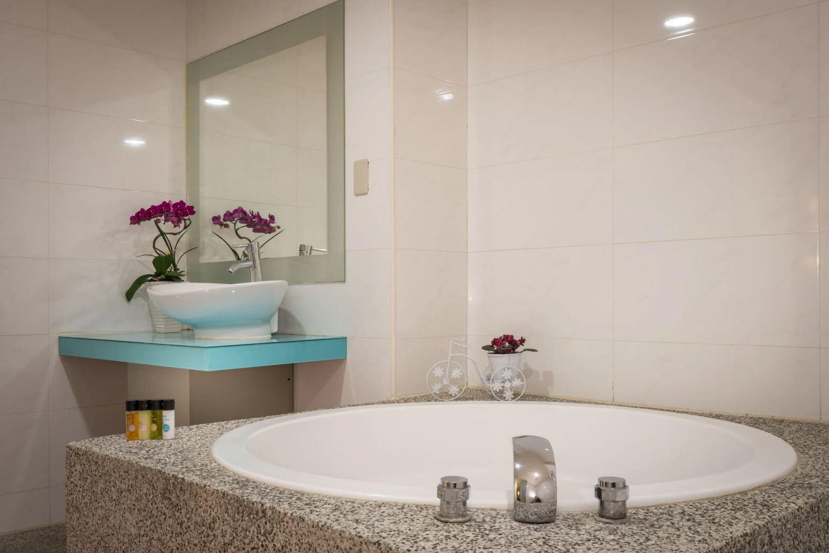 Sparkle Hotel Taipei Bridge