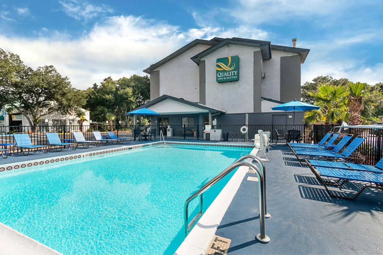 Quality Inn & Suites Leesburg Chain of Lakes