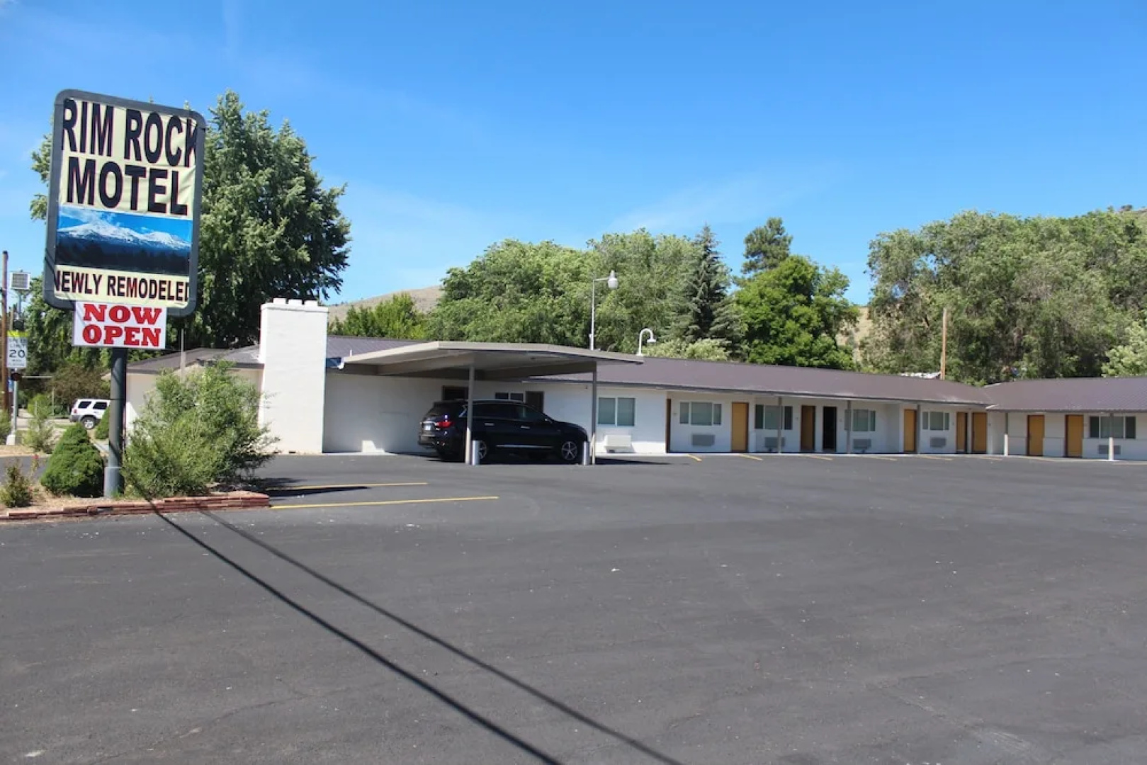 Oregon Trail Inn & Suites