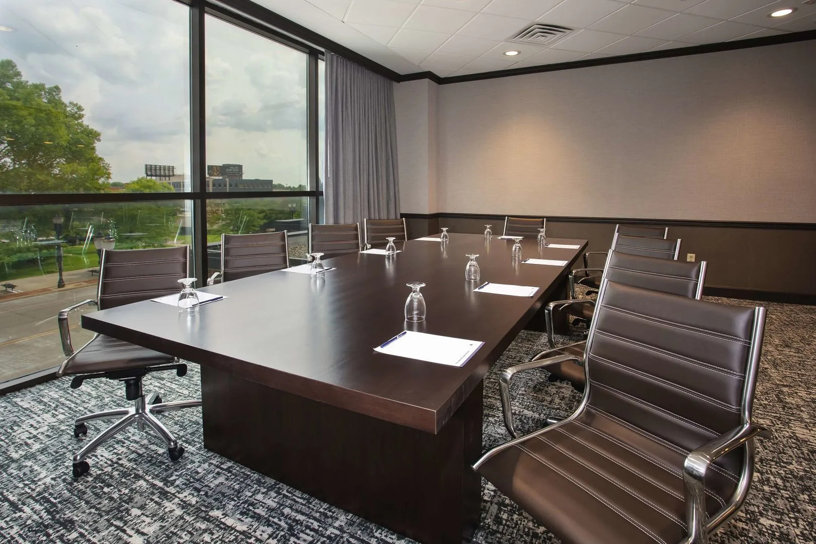 DoubleTree by Hilton Lansing