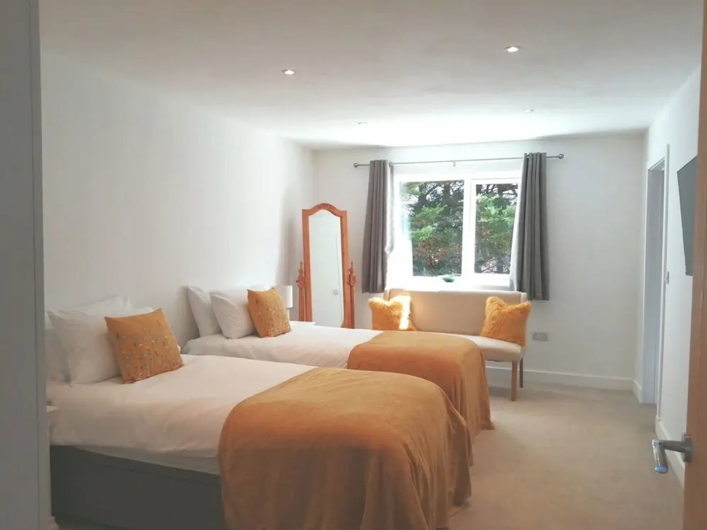 The Highlands, 5 bed 5 Bath, Large Spacious House