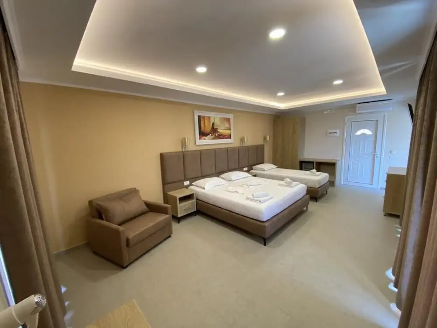 Karos Hotel Llaman