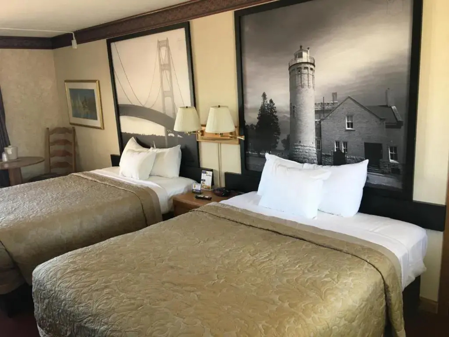 Super 8 Macknaw City/Beachfront Area