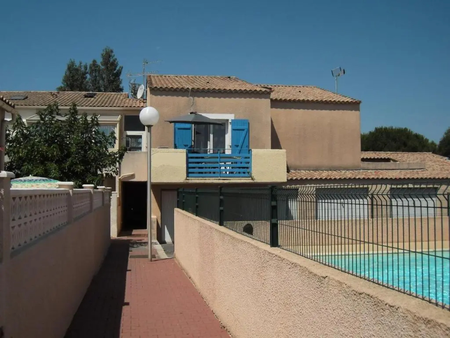 Appartement en duplex à 400 m de la plage dans résidence avec piscine commune 1 chambre 4 couchages WIFI LXOND47