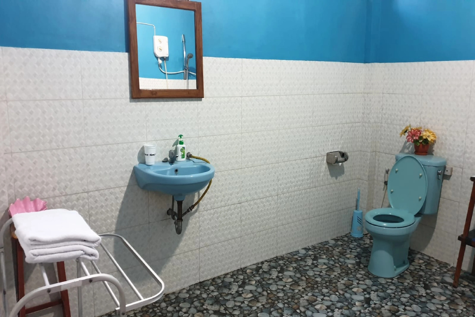 Larantuka Beach Homestay RedPartner