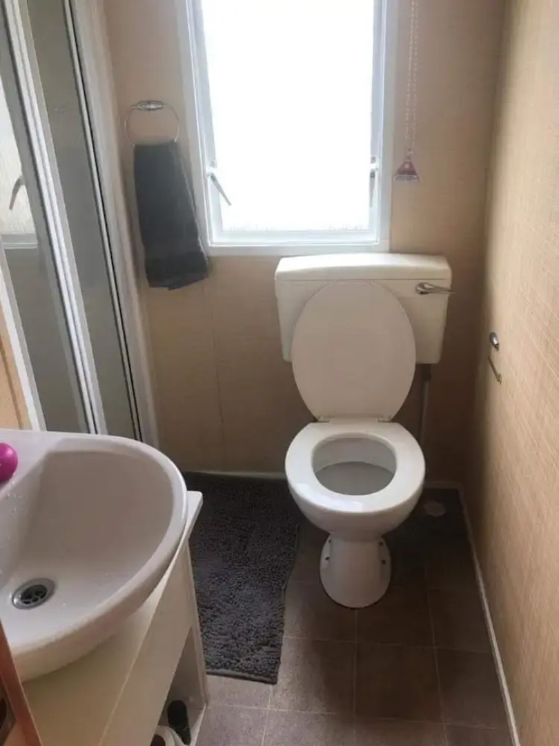 Adorable 2 Bedroom Caravan in Clacton-on-sea