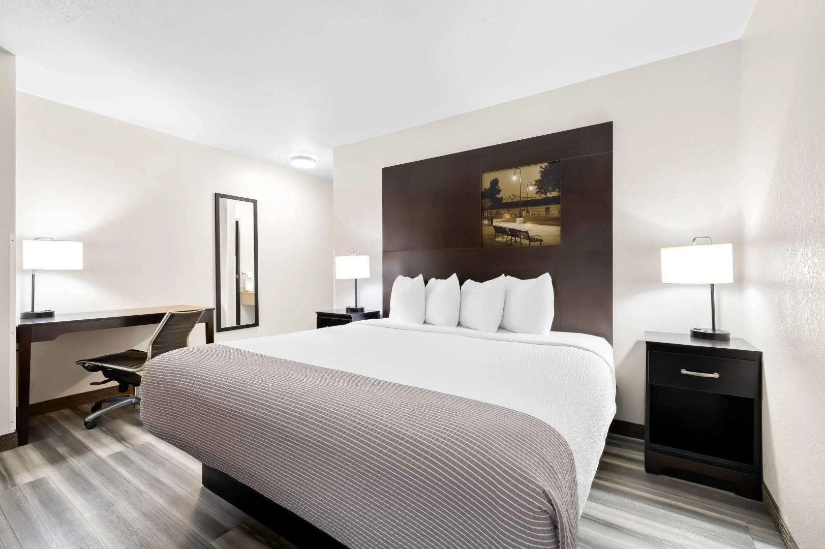 Super 8 by Wyndham La Crosse