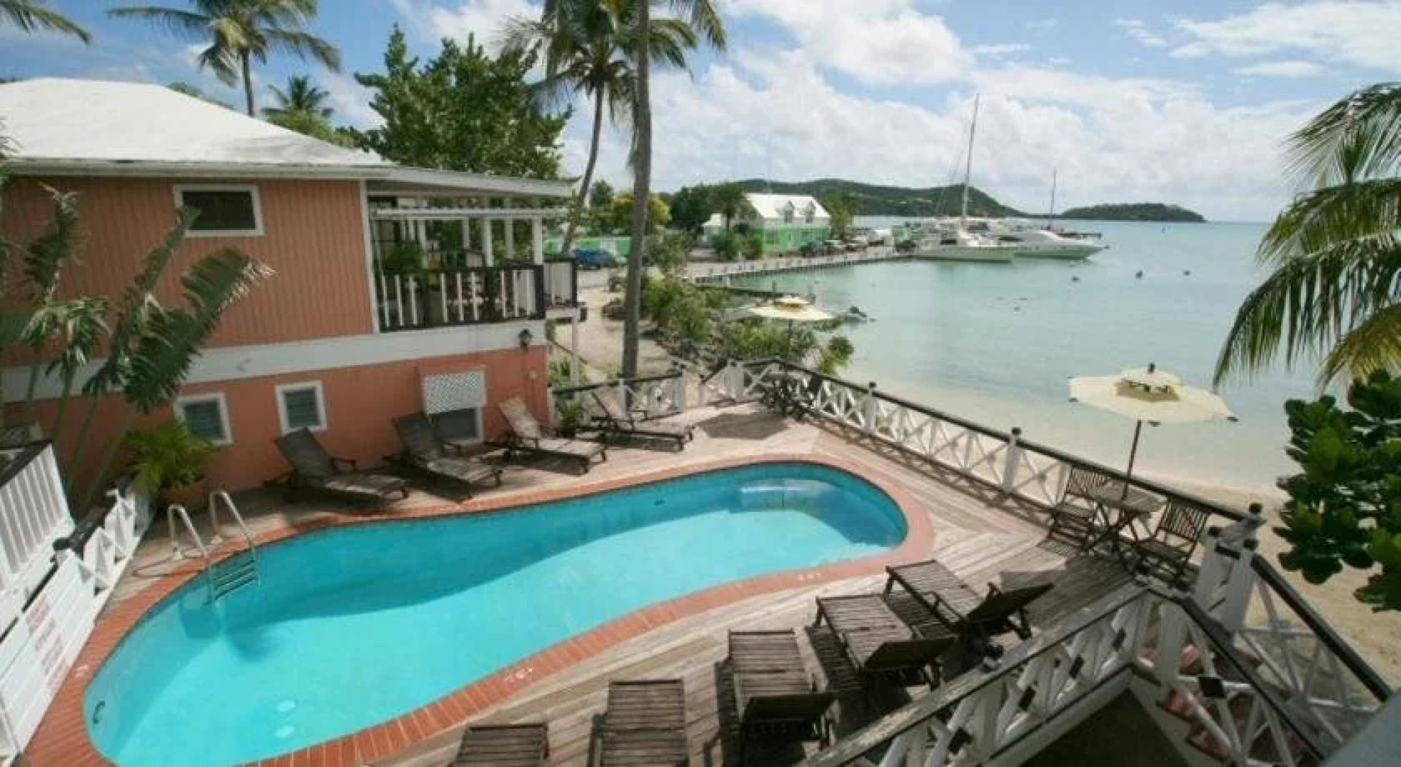 Catamaran Hotel Marina