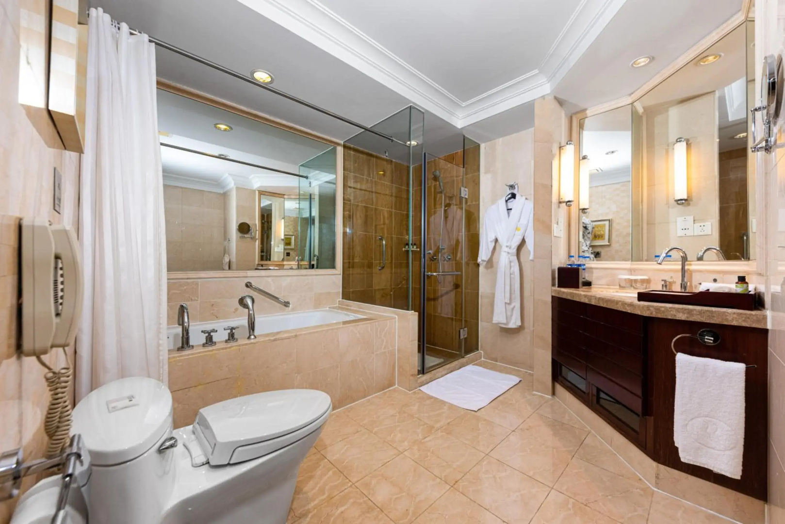 Ramada Plaza Wuhan Optics Valley