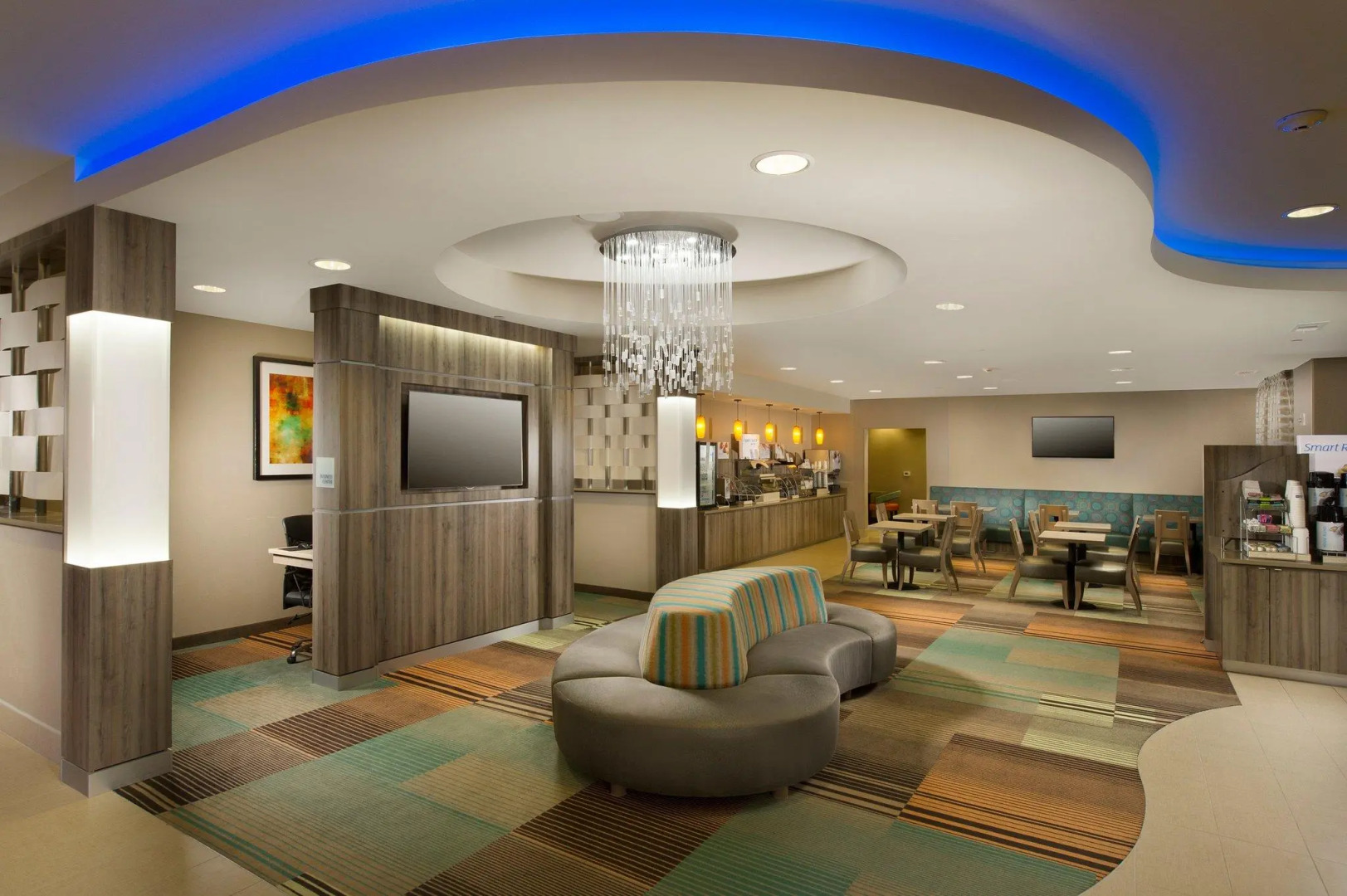 Holiday Inn Express & Suites DFW - Grapevine by IHG