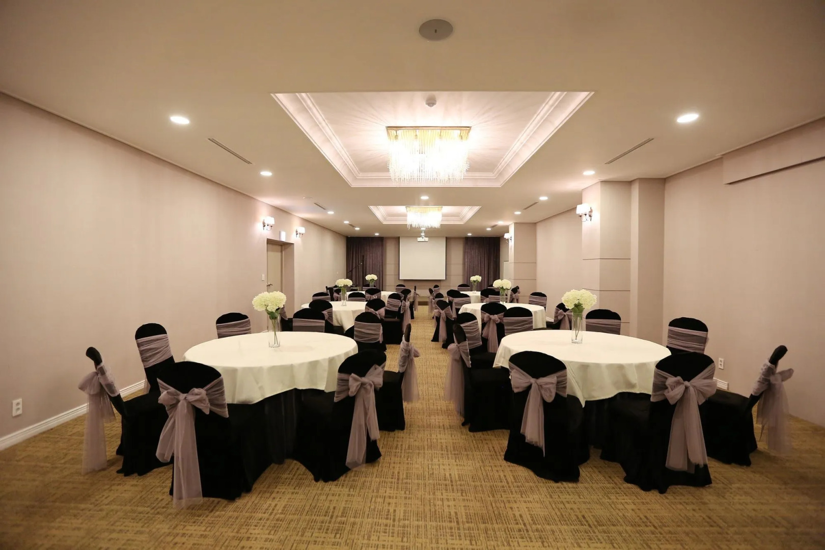 Palgong Emillia Hotel