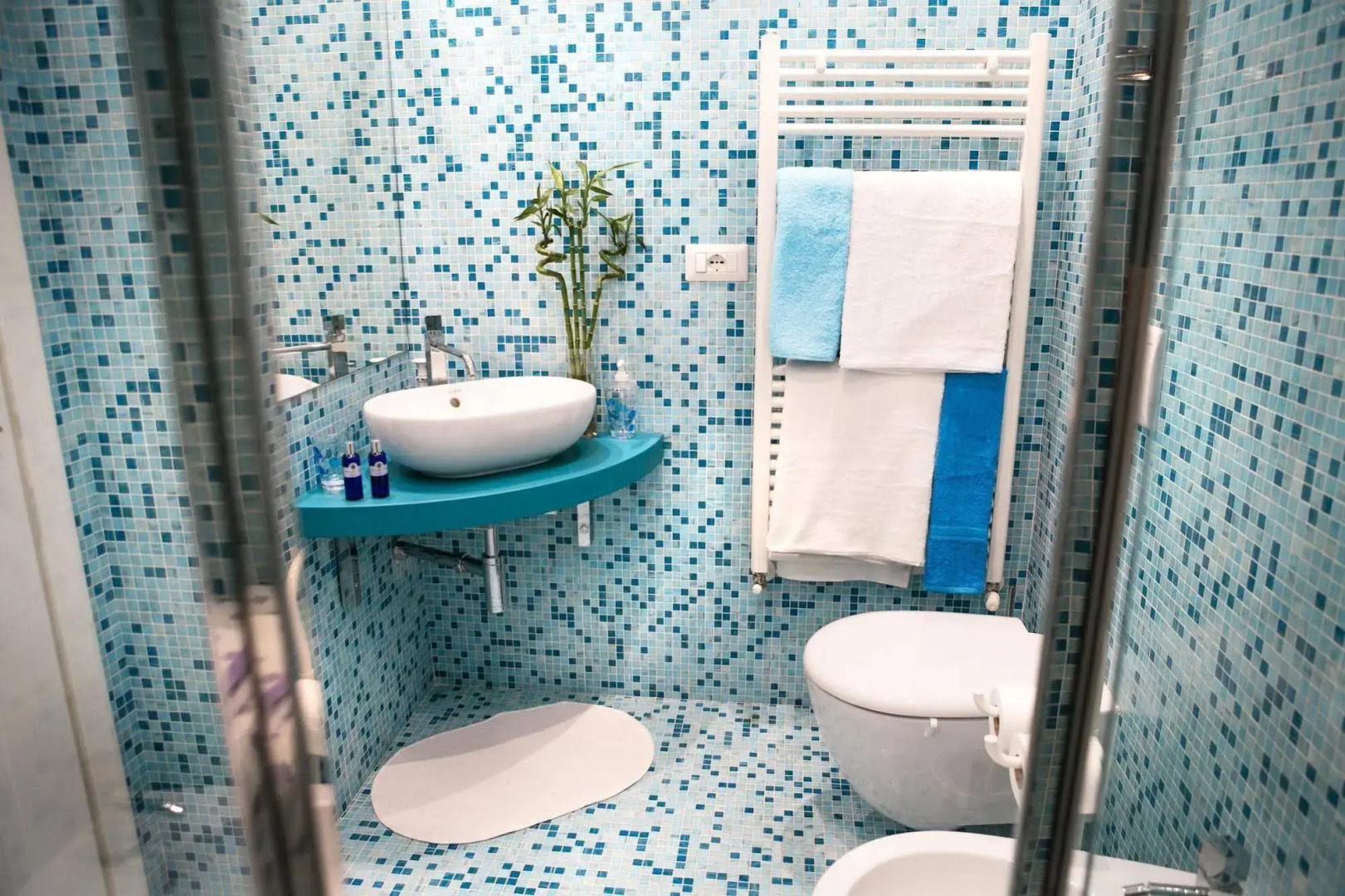 Hanging Garden with Air Conditioning