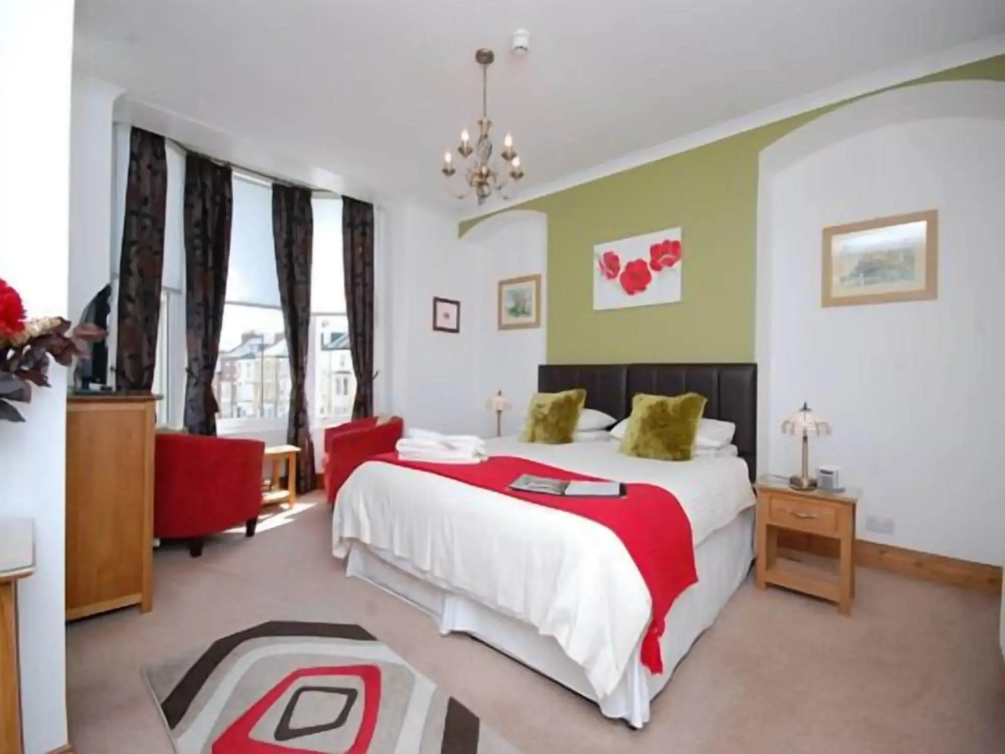 Ellie's Guest House
