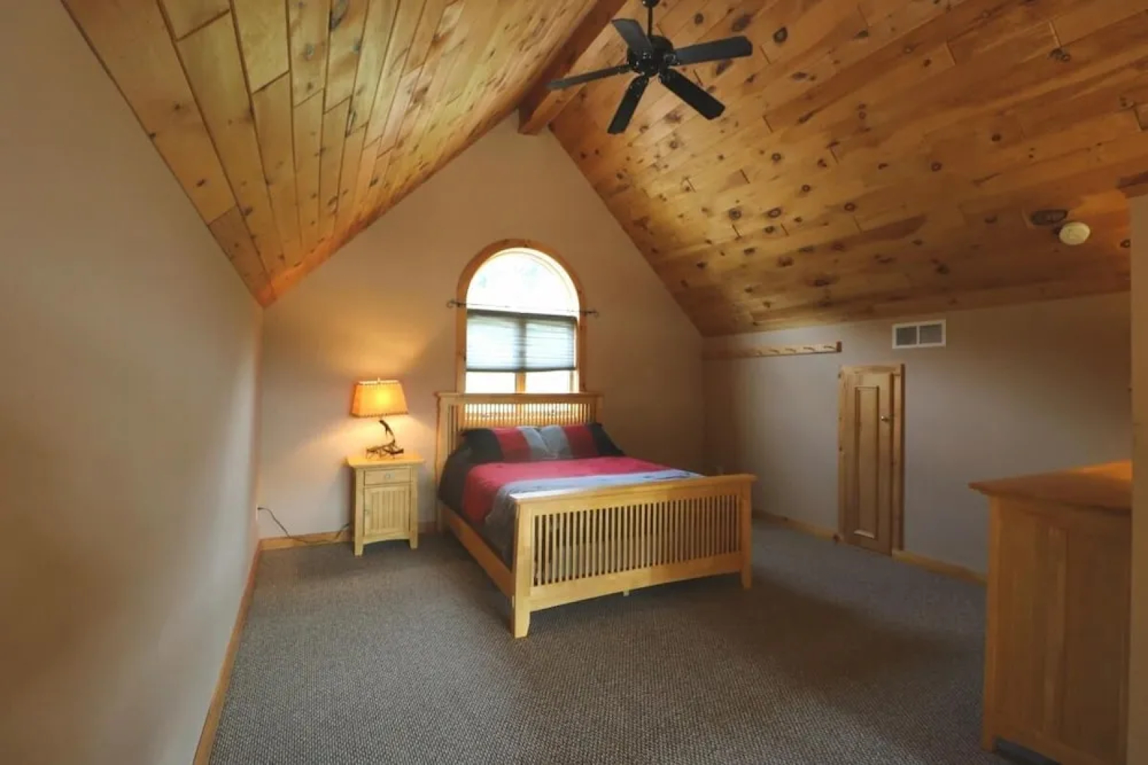 Northwood Views 4 Bedroom Chalet by Redawning