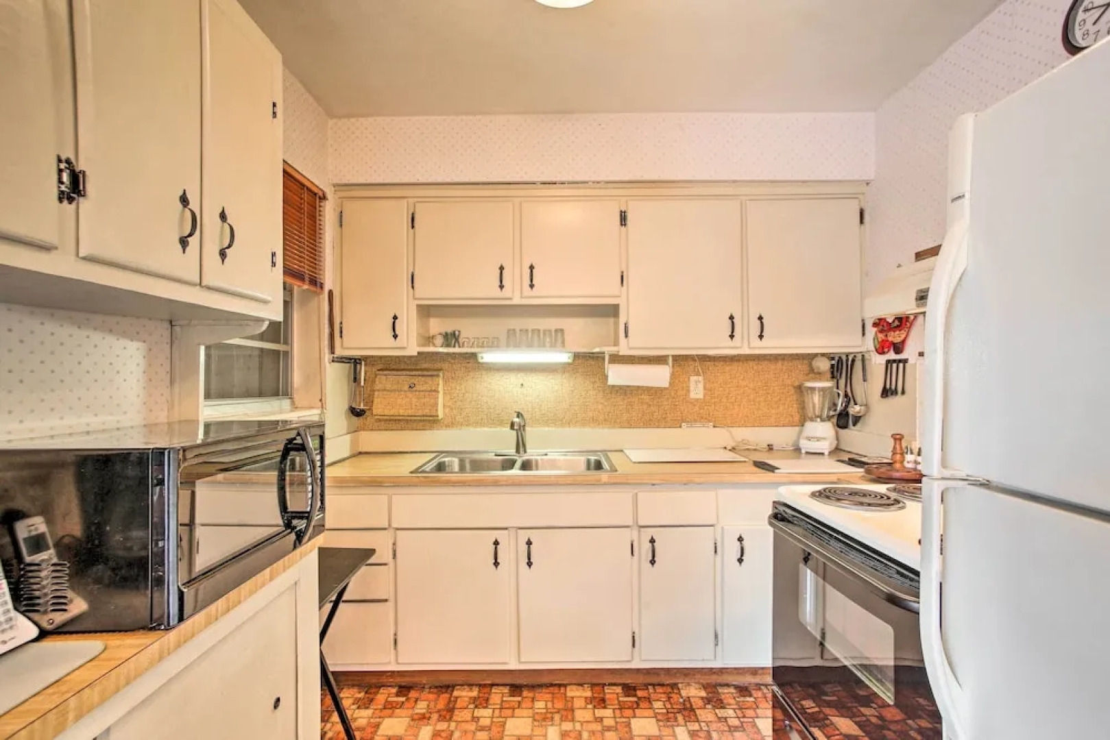 Pets Welcome: Cozy Home w/ Pool in Margate!