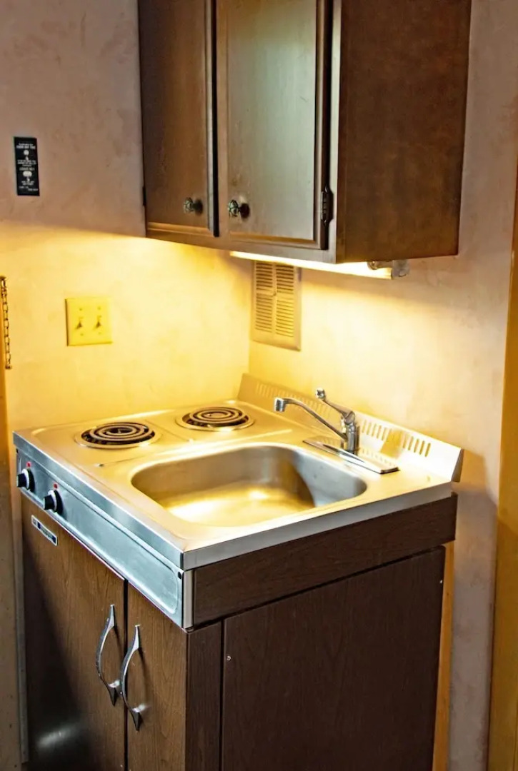 Lake Fanny Hooe Resort-2 Bed With Balcony #12 1 Bedroom Hotel Room by RedAwning