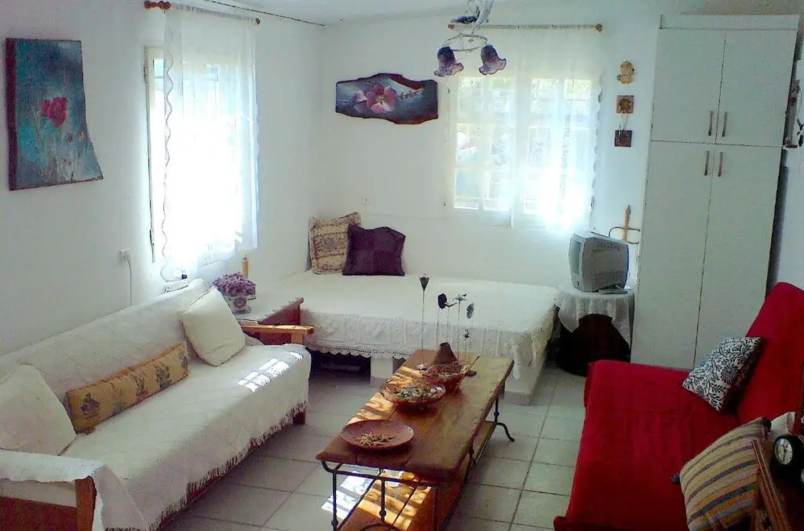 Beachfront self-catering studios in Psatha Bay - 60km from Athens