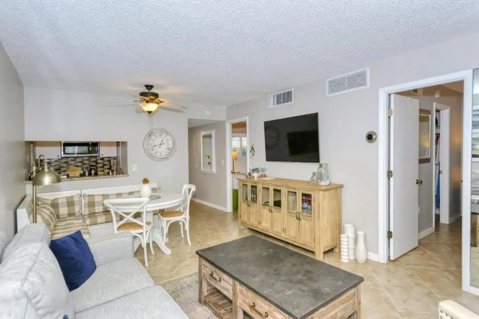 LaPlaya 202E Catch the gentle Gulf breezes on your private balcony beneath the swaying palms