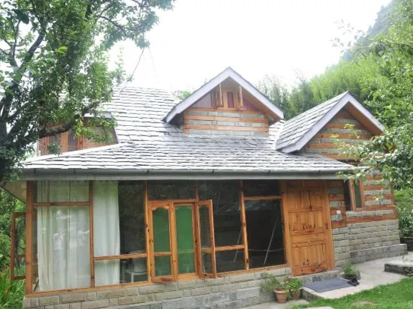 Manali Treehouse Cottages